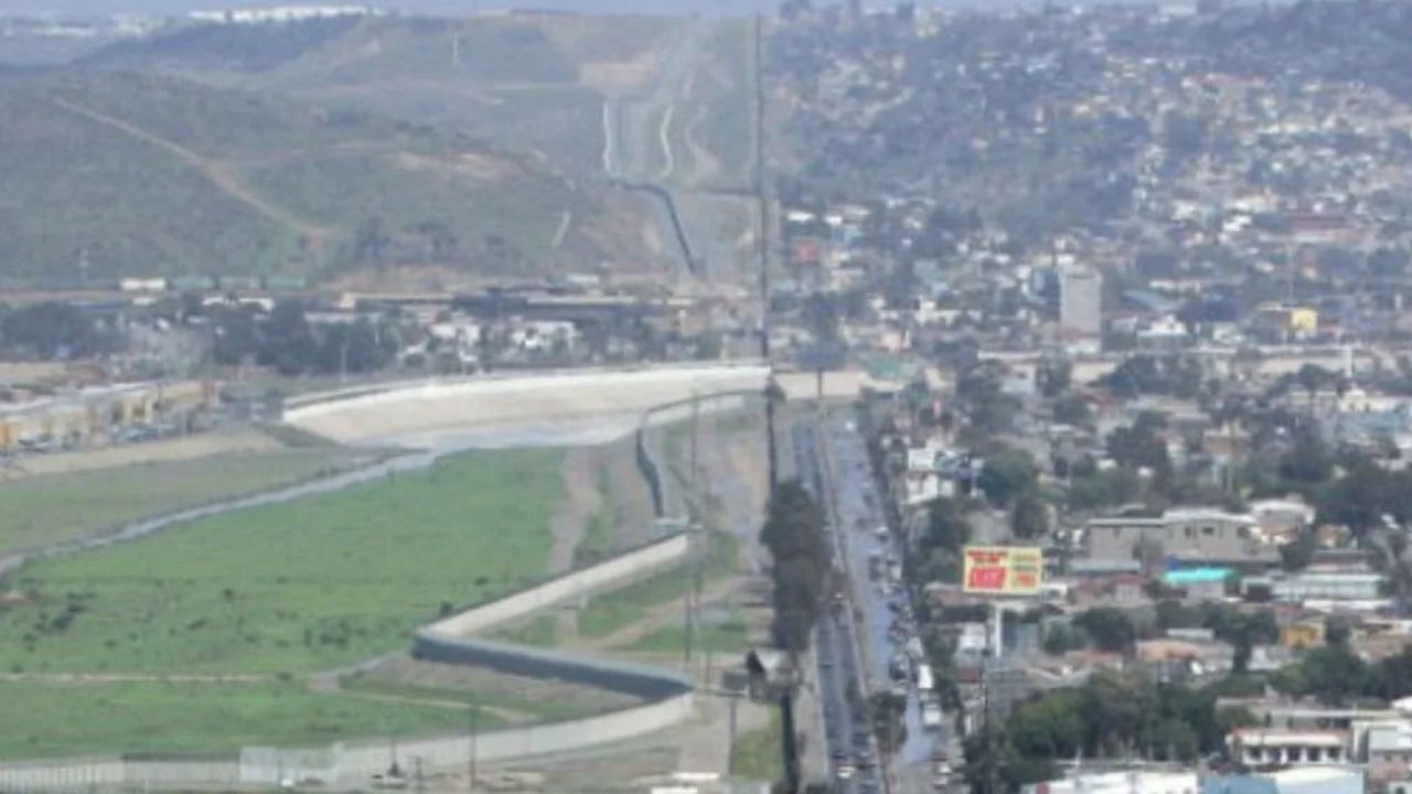 Por Covid-19, México y EU extienden el cierre de sus fronteras 30 días más