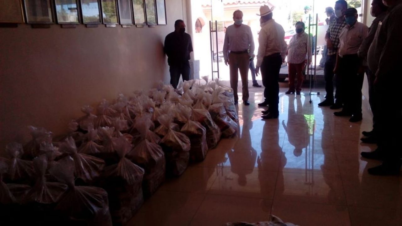 Productores agrícolas de Huatabampo salen en ayuda de la gente y donan 100 despensas