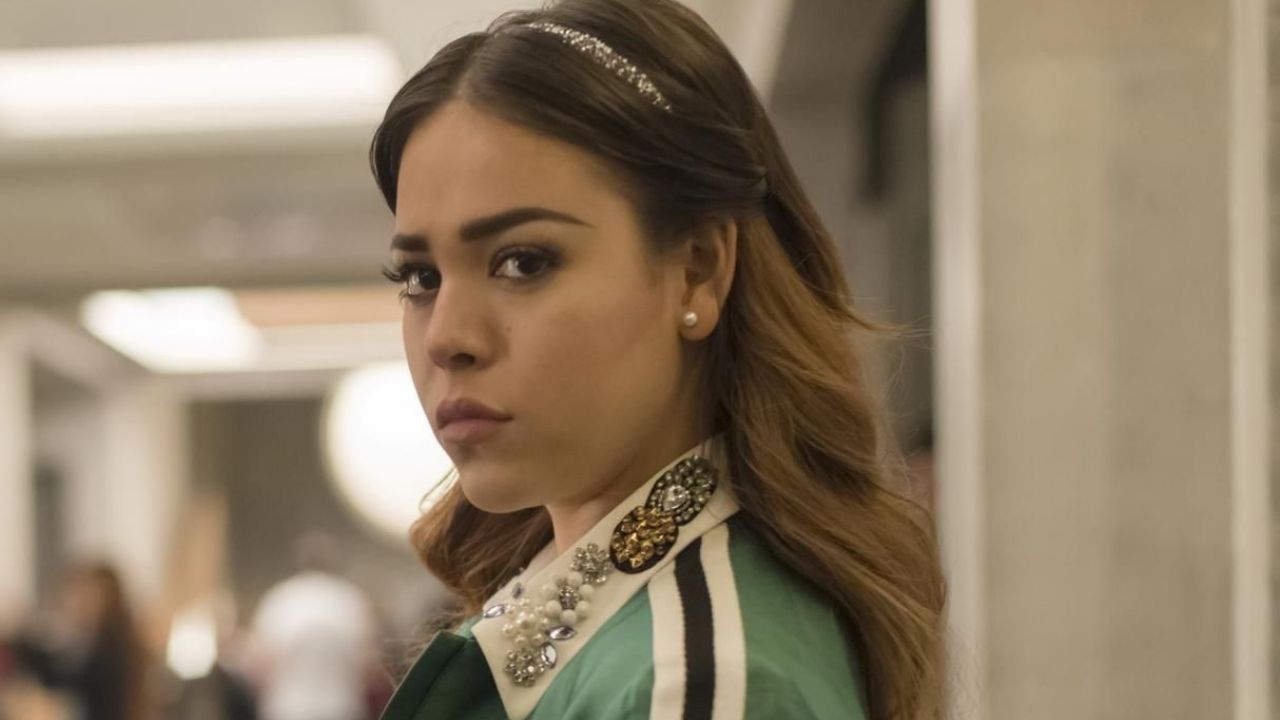 Por “diva”, exhiben crisis de Danna Paola tras despido de Netflix: “Hasta Televisa la vetó”
