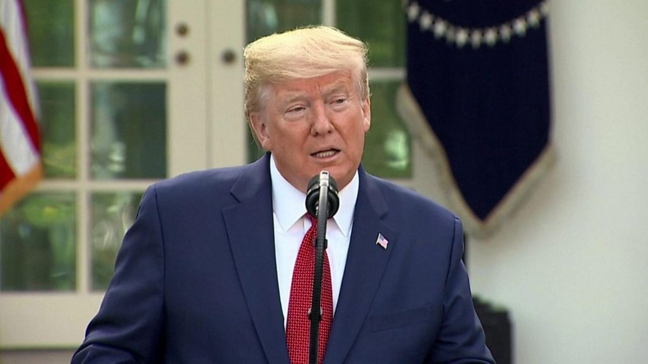 Trump arremete contra Pelosi: “Es una mujer enferma con problemas mentales”