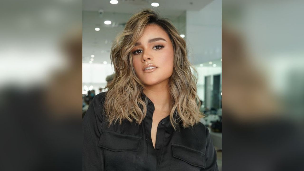 Clarissa Molina le saca provecho a sus habilidades en sexys clases de pasarela