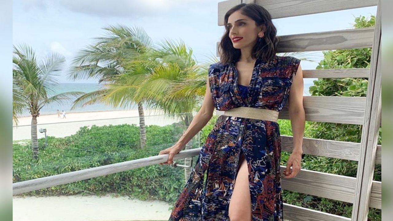 Sandra Echeverría se fue a disfrutar de la playa ¡en plena contigencia!