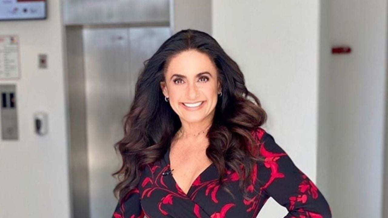 Penélope Menchaca espanta a todo ‘Venga la Alegría’ al aparecer con “cara de loca”