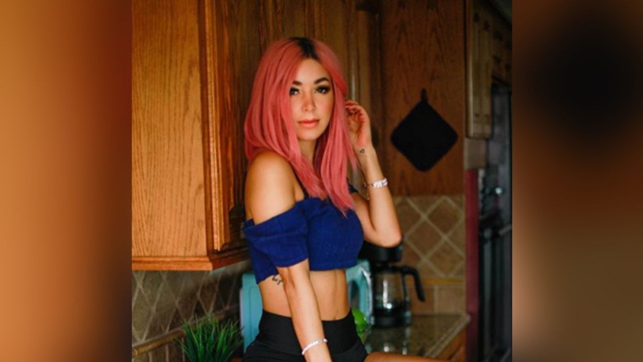 Caeli deja boquiabiertos a fans con sus movimientos de cadera en sensual baile