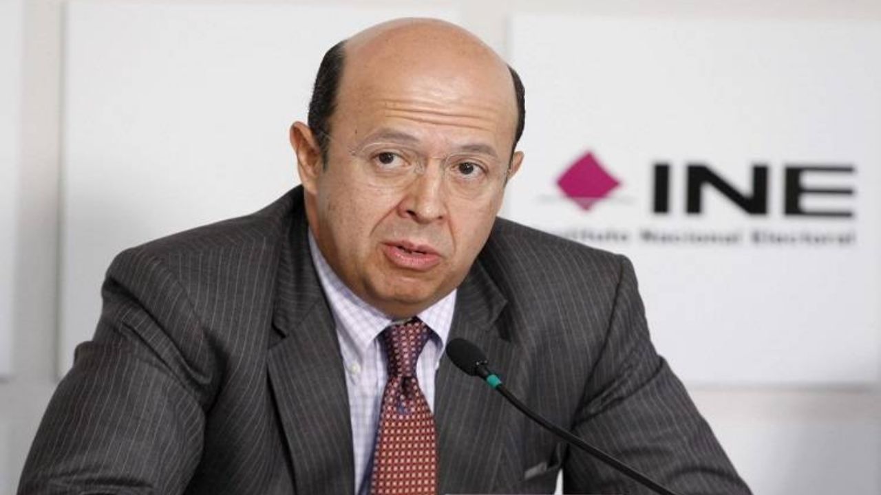 INE busca implementar el voto por medio de Internet para mexicanos en el extranjero