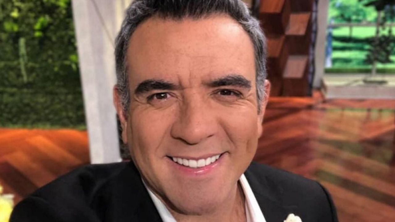 Héctor Sandarti se quedaría sin trabajo por ser un pesado con sus compañeras
