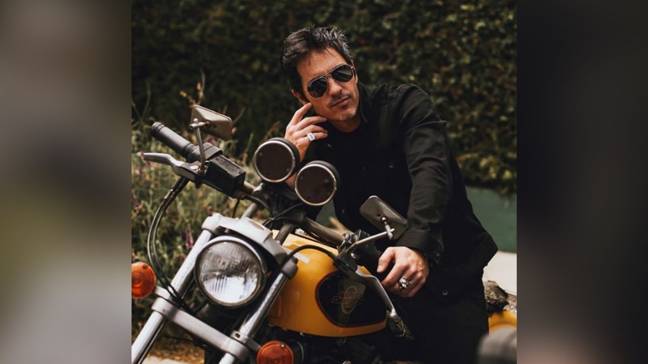 Mauricio Ochmann enloquece a todo Instagram y TikTok con video desde la cama