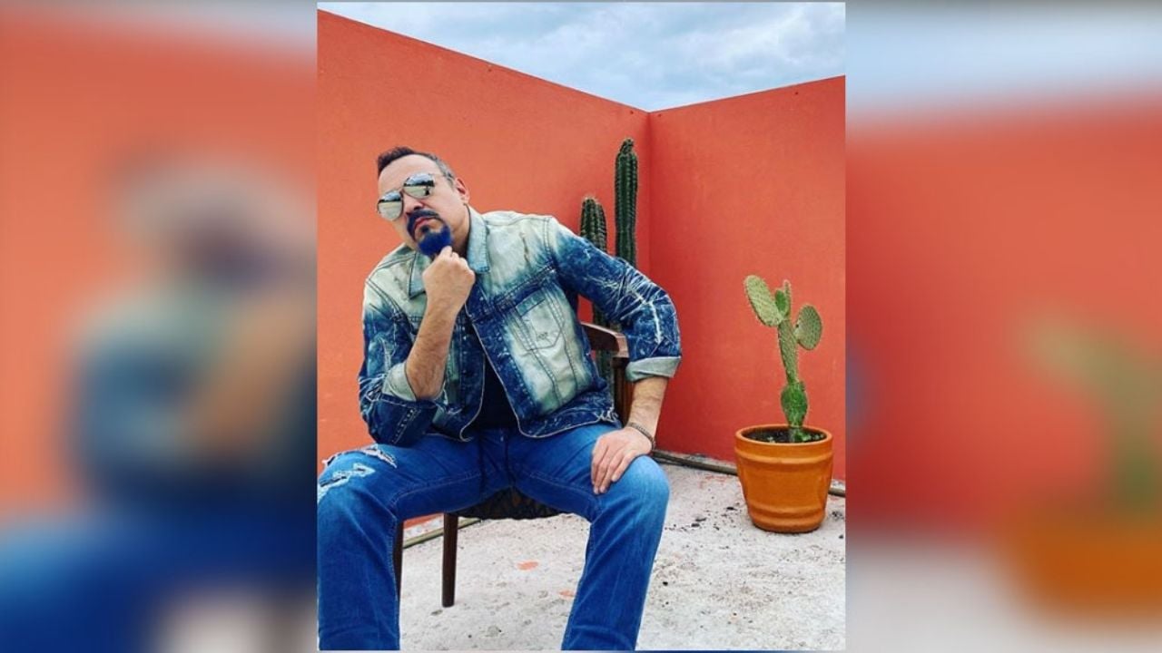 Pepe Aguilar disfruta sus días de encierro con su espectacular barba azul