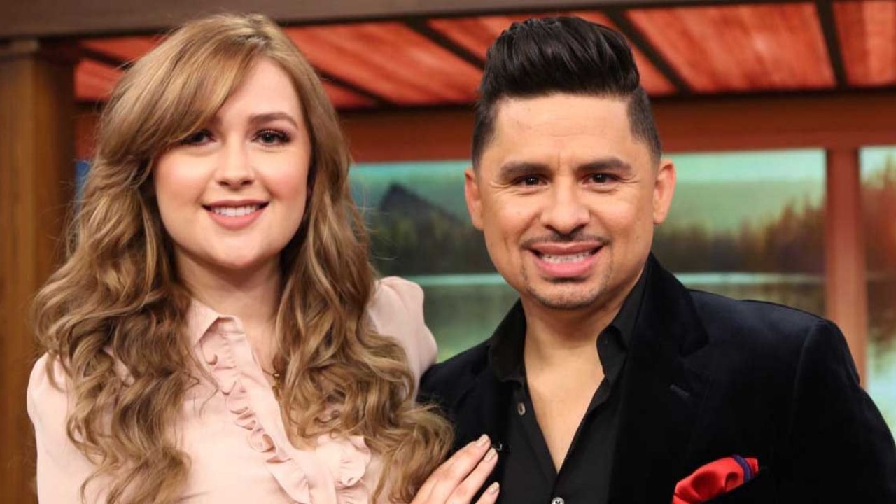 Larry Hernández y Kenia Ontiveros, papás nuevamente: “Gracias a Dios nació Daleth”