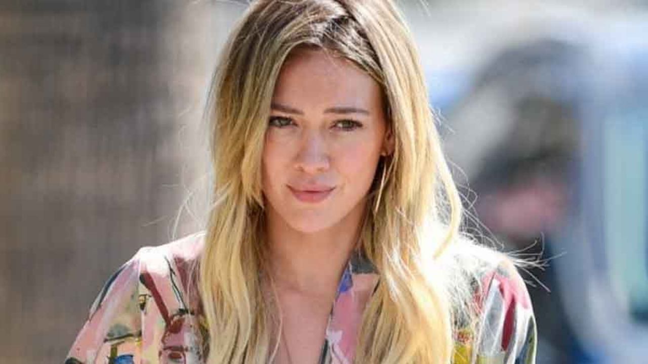 Hilary Duff se defiende de teoría que señala que intenta “vender” a su hijo