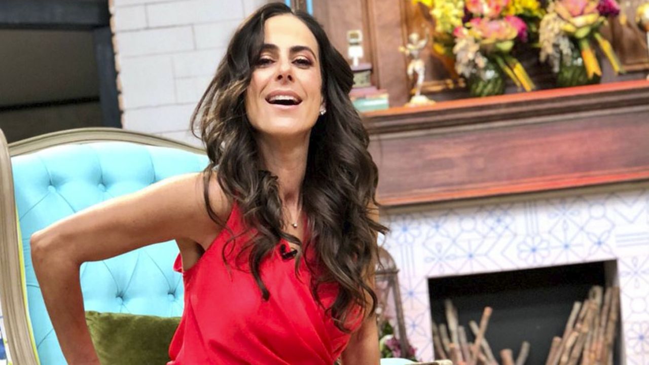 Paulina Mercado, conductora de ‘Sale el Sol’, conquista en sesión de yoga