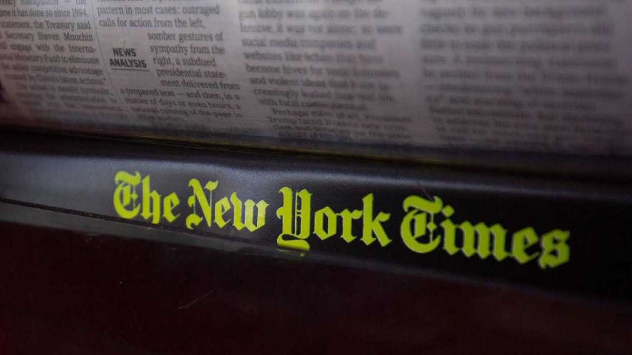La impactante portada de NYT con los nombres de los fallecidos por Covid-19