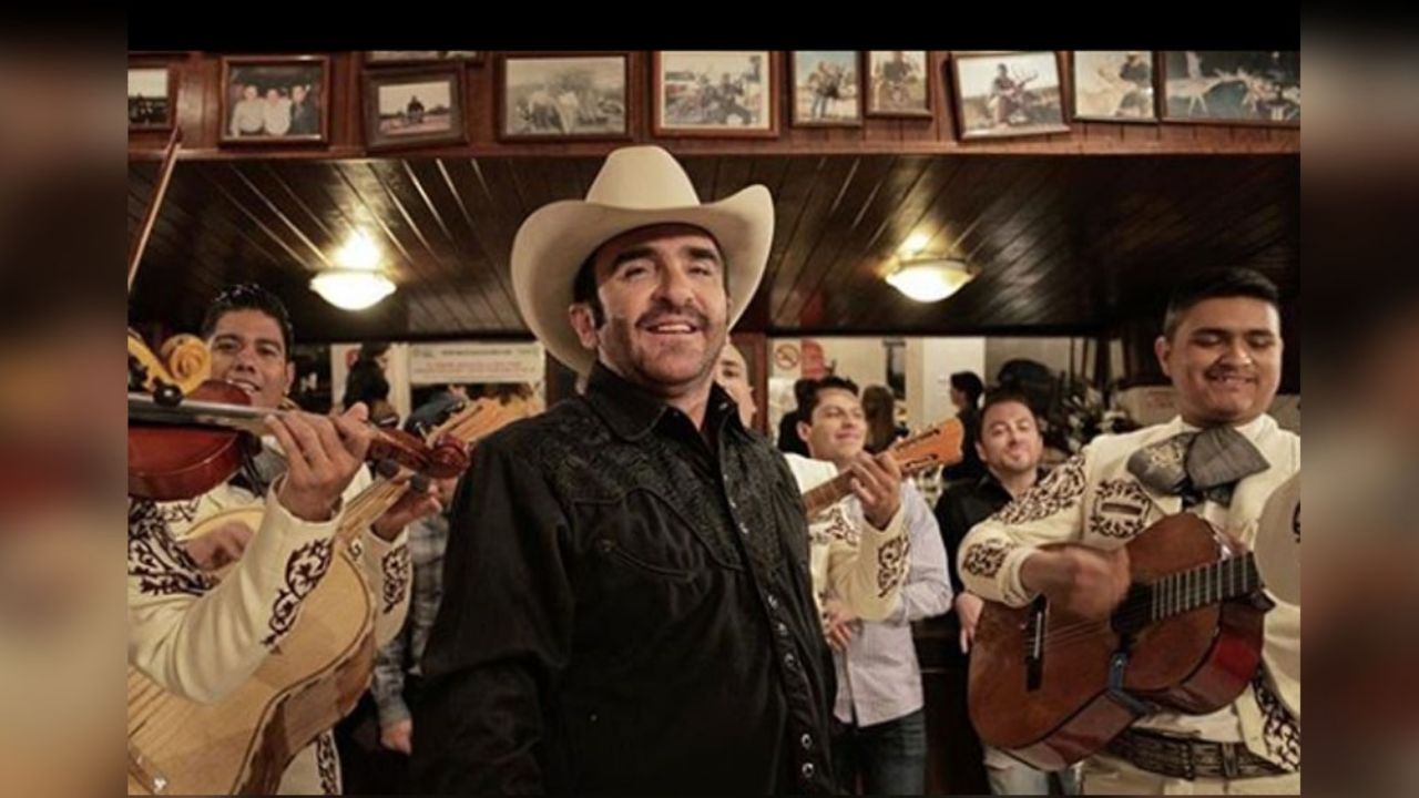 Vicente Fernández Jr. pierde el control y muestra sus encantos: “Sexy Esperancito”