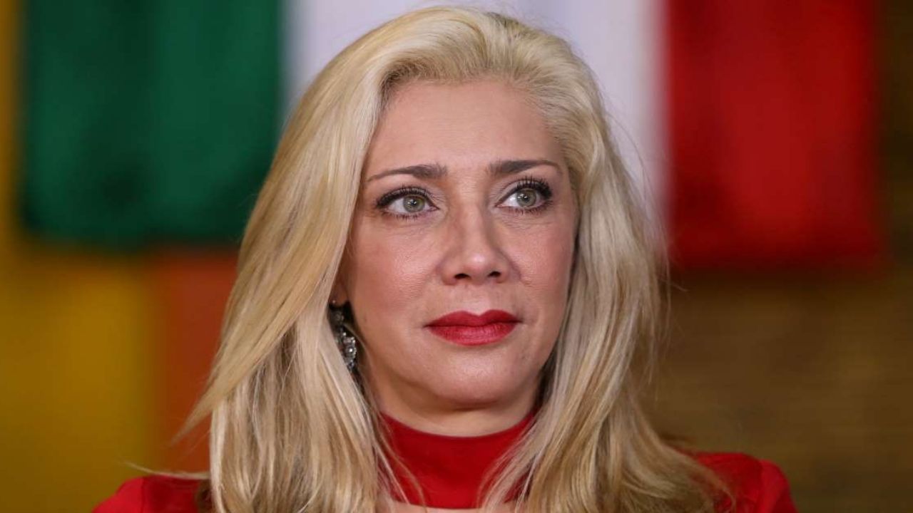 Cynthia Klitbo aparece en ‘VLA’ y revela si demandará tras perder exclusividad en Televisa