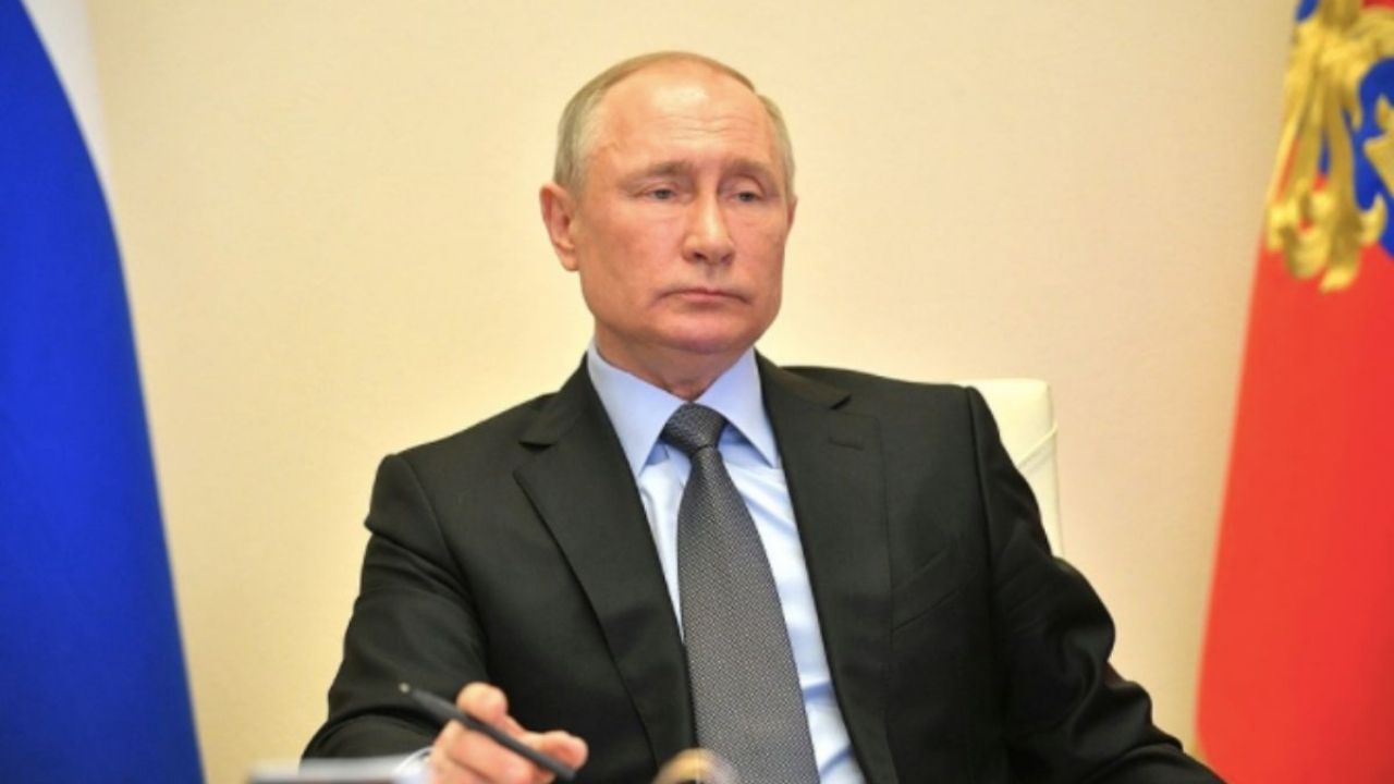 Portavoz de Vladimir Putin sale del hospital tras haber dado positivo a Covid-19