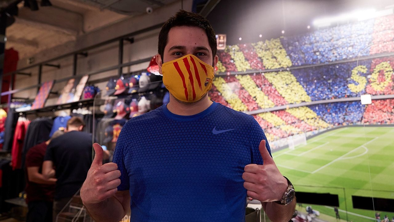 El Barcelona lanza su propia línea de mascarillas protectoras blaugranas