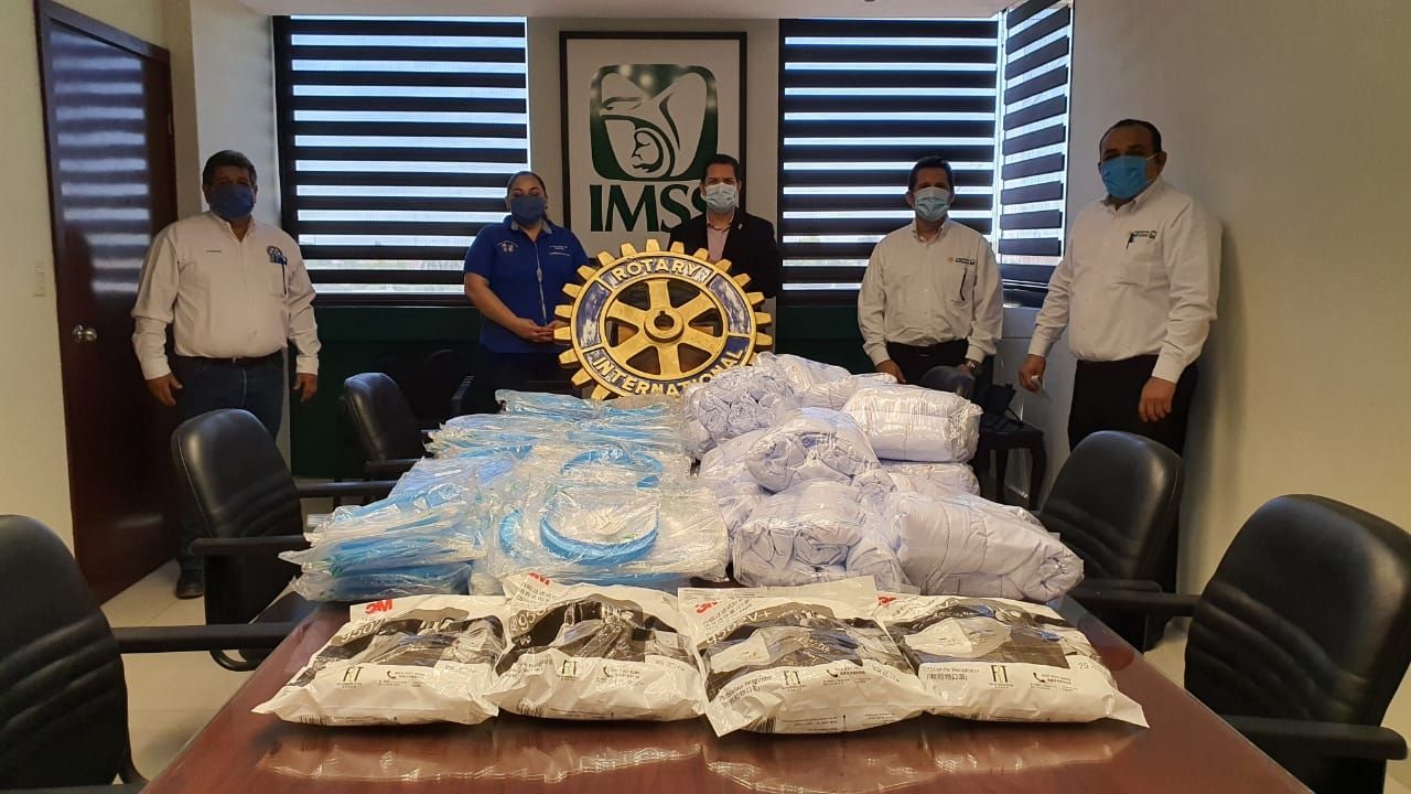 Rotarios de Navojoa apoyan con material médico a delegación del IMSS
