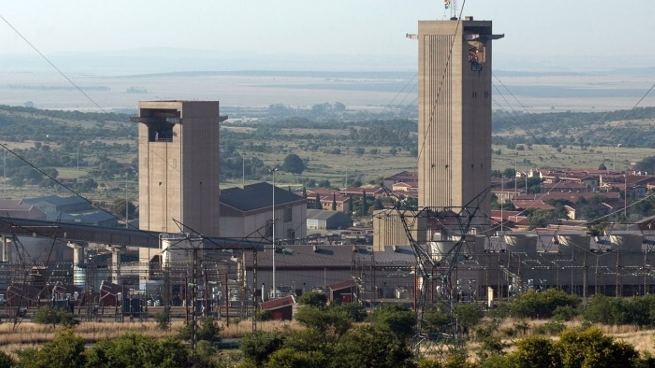 Tras 164 casos de Covid-19, Sudáfrica cierra la mina de oro más profunda del mundo