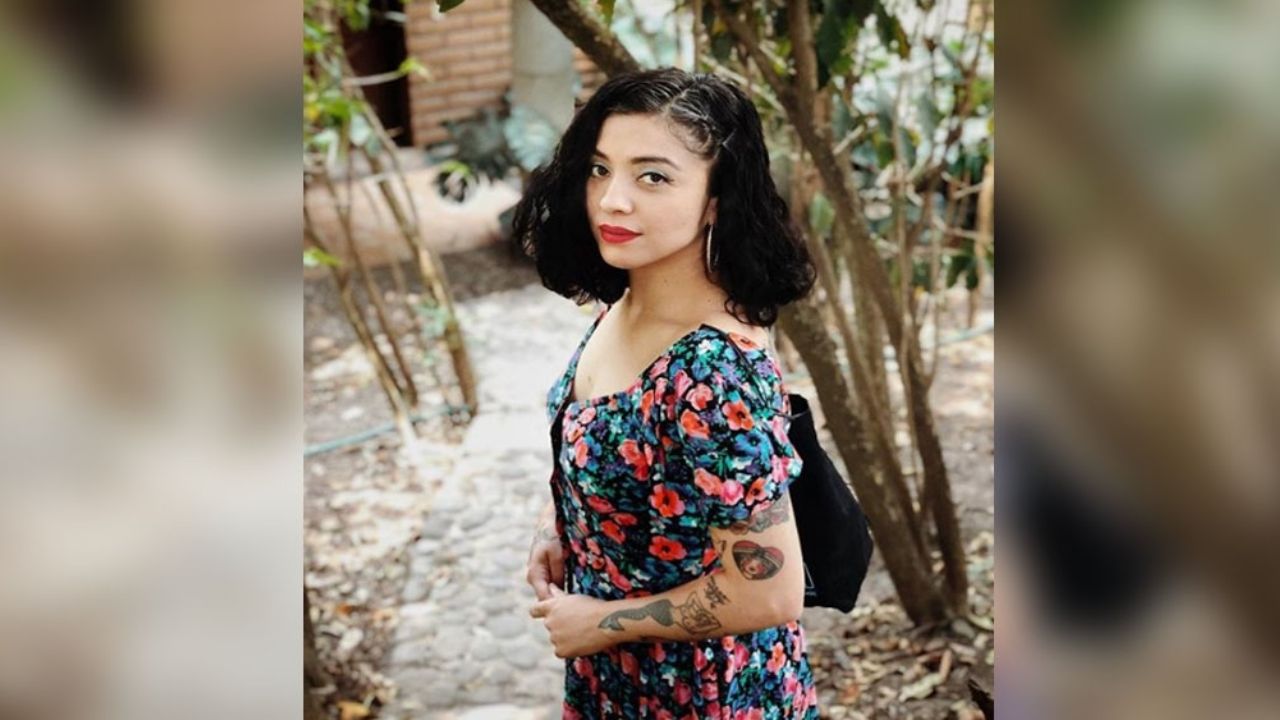 Mon Laferte causa furor en Instagram al vertirse como una ‘niña normal’: “Diosa”