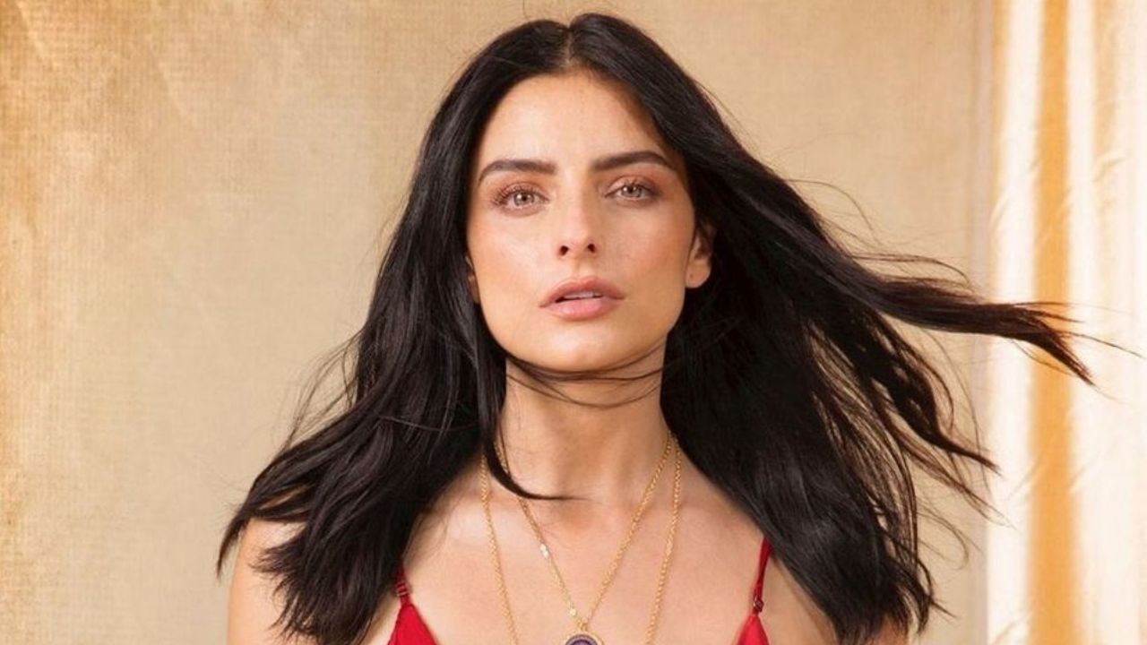Aislinn Derbez enamora en Instagram al presumir a su hermana menor ¡que no es hija de Derbez!