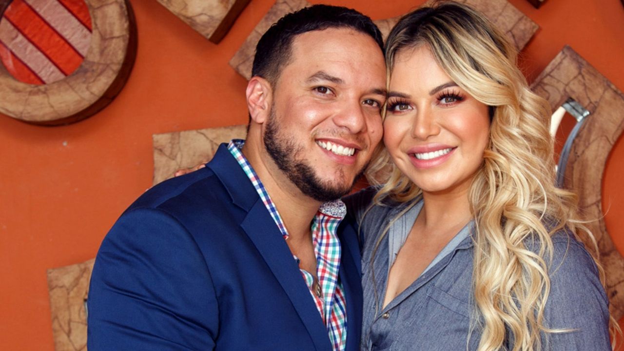 ¿’Chiquis’ Rivera se divorcia? Lorenzo Méndez, captado sin anillo de matrimonio