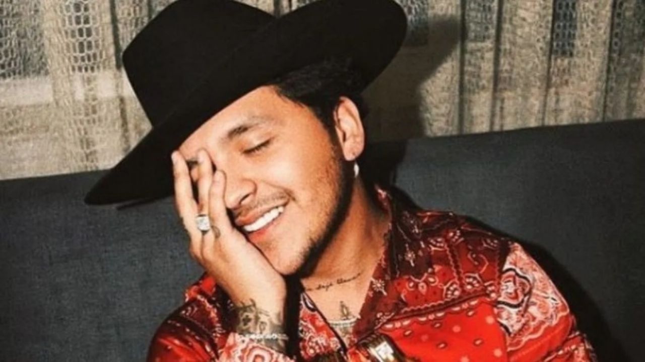 ¡Sin piedad! Christian Nodal se rapa y ahora le cantan ‘Pelón, Pelonete’