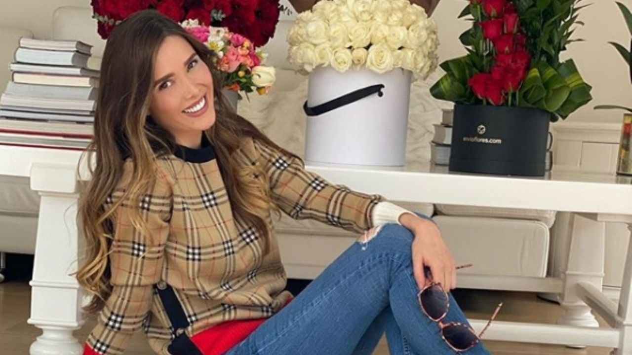 Marlene Favela presume sus envidiables curvas en ceñido y sensual vestido gris