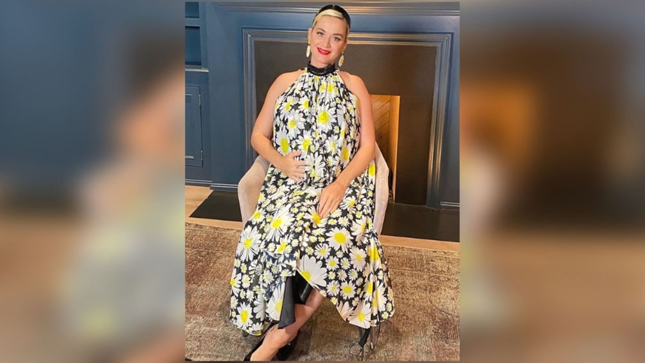 Katy Perry posa en ‘glamuroso’ vestido para presumir su avanzado embarazo