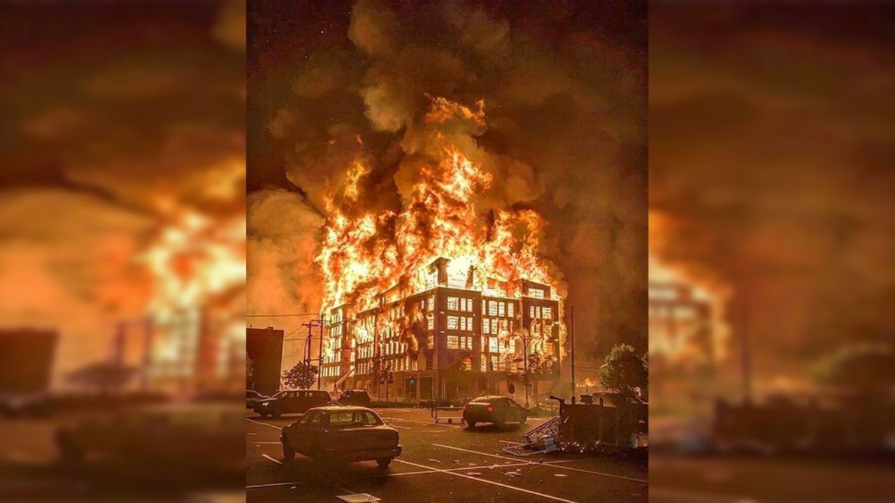 Minneapolis arde de ira por el homicidio de George Floyd a manos de un policía