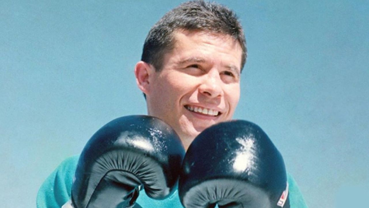 Imagen de Julio César Chávez será plasmada en billete de la Lotería Nacional