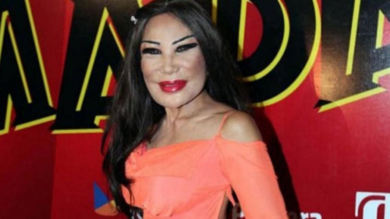 Lyn May hace derroche de sensualidad al enseñar sus curvas en sensual baile casi desnuda
