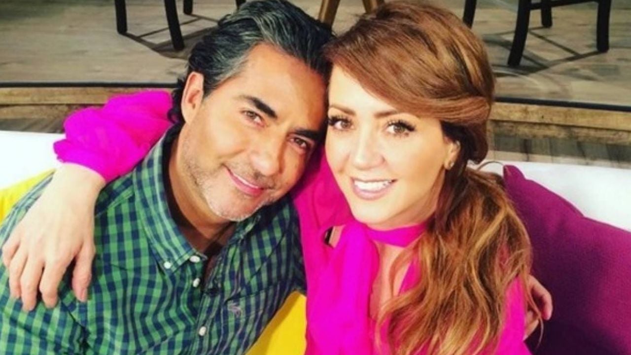 Andrea Legarreta exhibe en vivo a Raúl Araiza: “Qué buen arrimón Negrito”