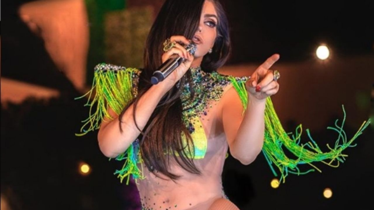 Ana Bárbara acalora a todo Instagram al presumir sus mejores atributos en sensuales vestidos