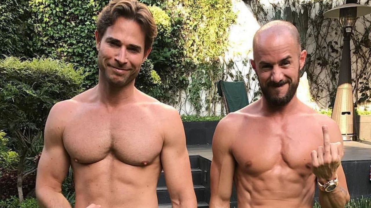 Sebastián Rulli eleva la temperatura al aparecer casi desnudo con su mejor amigo