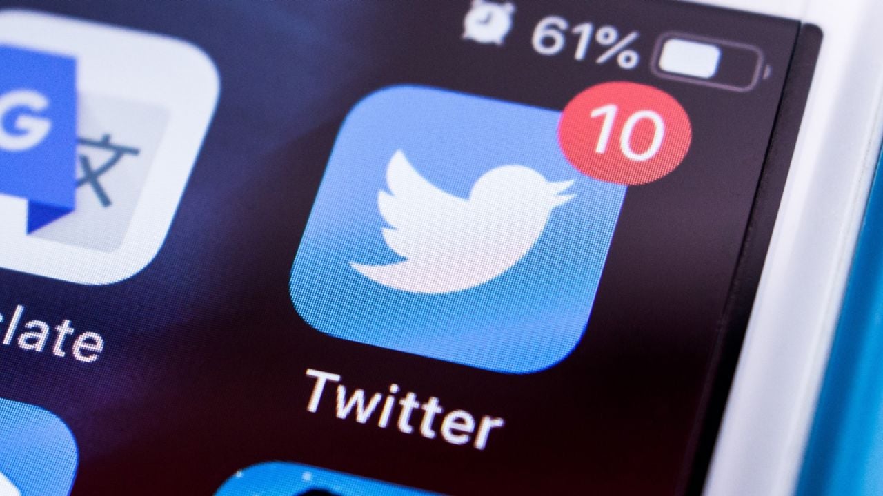 Un club escocés decide por una encuesta de Twitter, el futuro de uno de sus jugadores