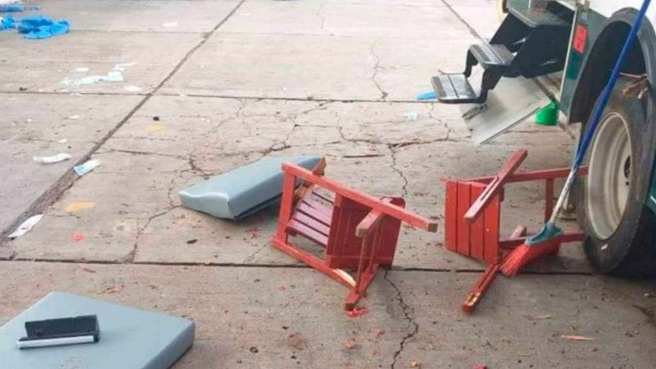 Armados con machetes y piedras, destrozan hospital rural del IMSS