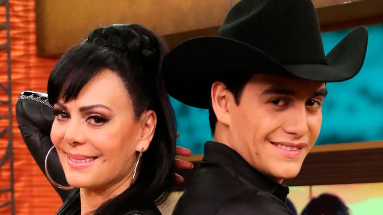 Julián Figueroa exhibe foto de Maribel Guardia ¡sin cirugías!: “Honor ser tu hijo”