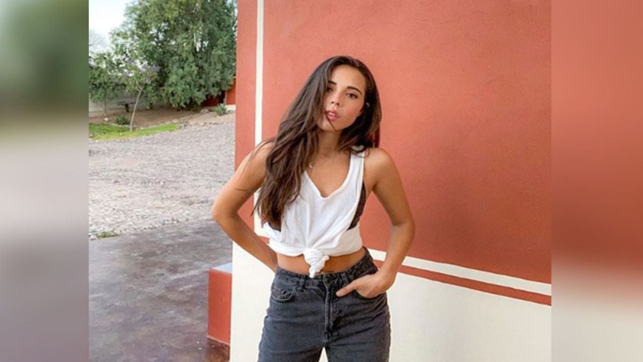 Aneliz Aguilar acalora el fin de semana al posar en un irresistible top