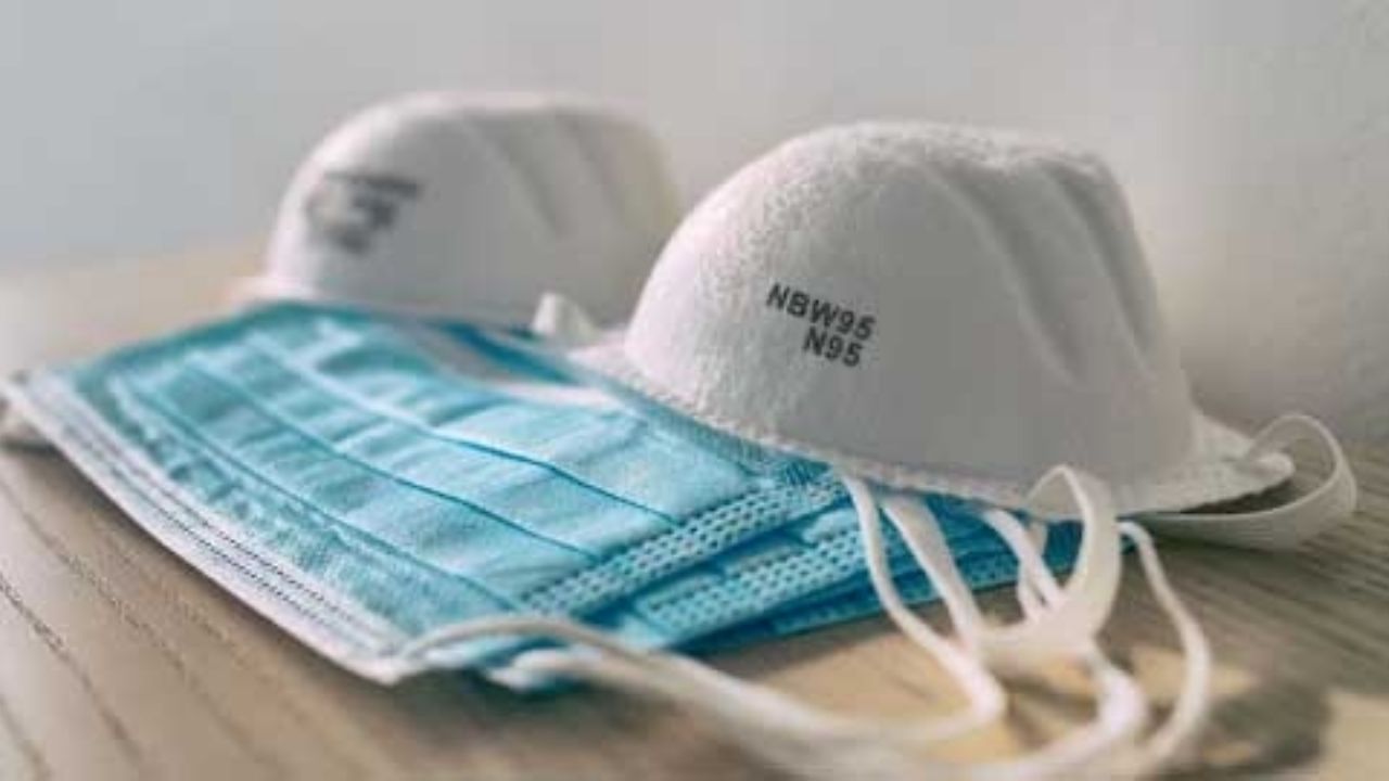 Edomex: Elementos de la Fiscalía recuperan cubrebocas robados con valor de 60mdp