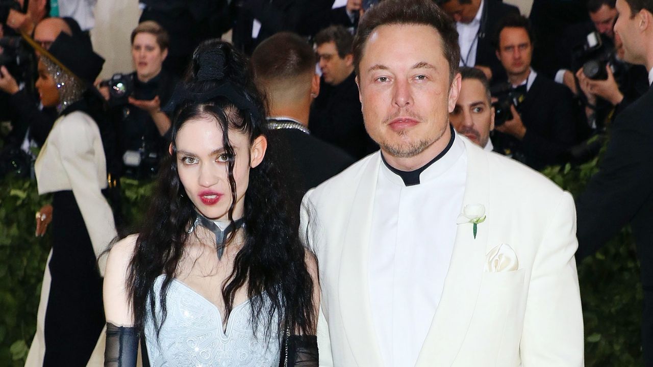 ¡Insólito! Grimes, pareja de Elon Musk, venderá al mejor postor una parte de su alma