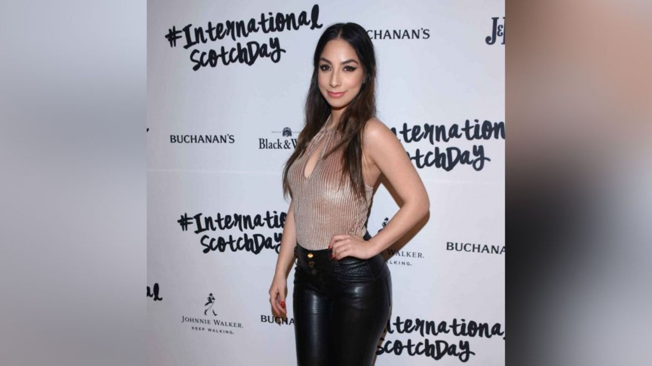 María Chacón desata el furor al mostrarse al natural desde la playa