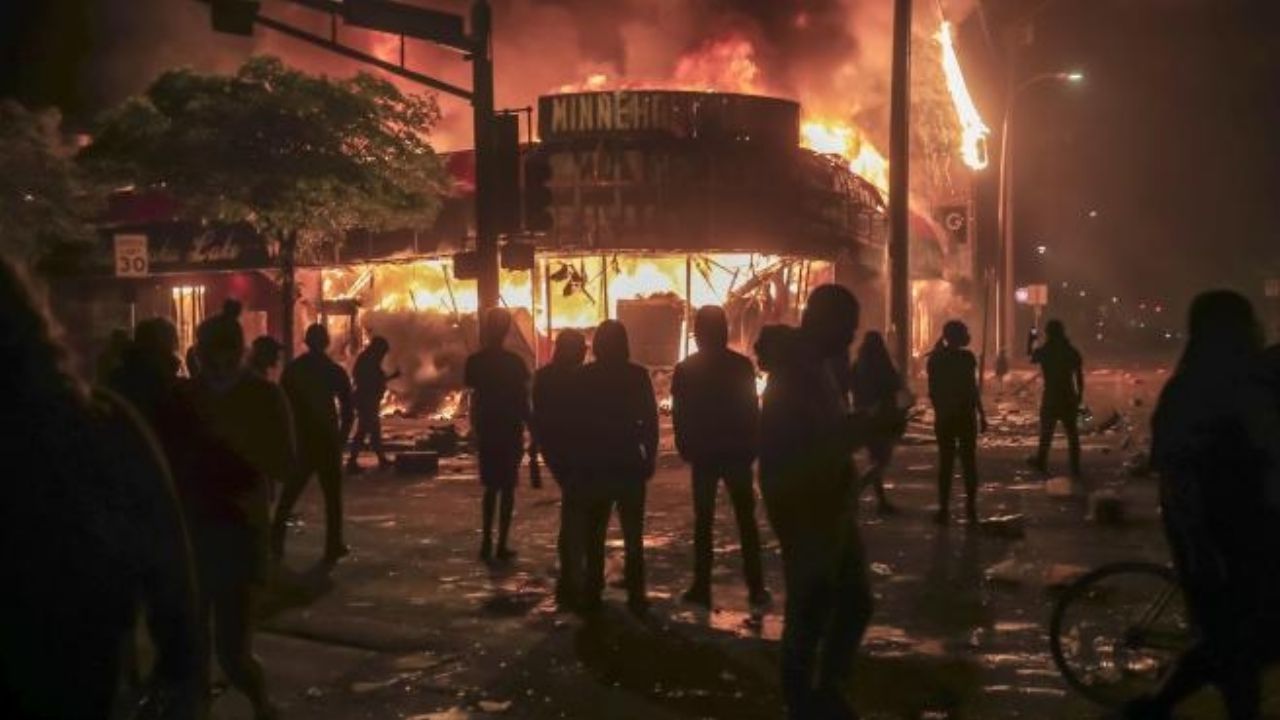 Portland declara estado de emergencia tras disturbios por la muerte de George Floyd