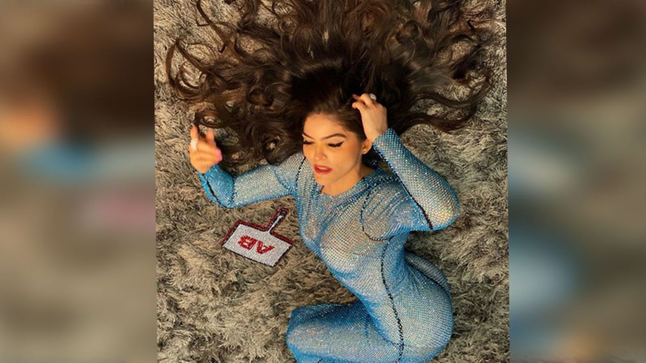 Ana Bárbara infarta las redes sociales con tremenda foto en bikini: “Sirena”