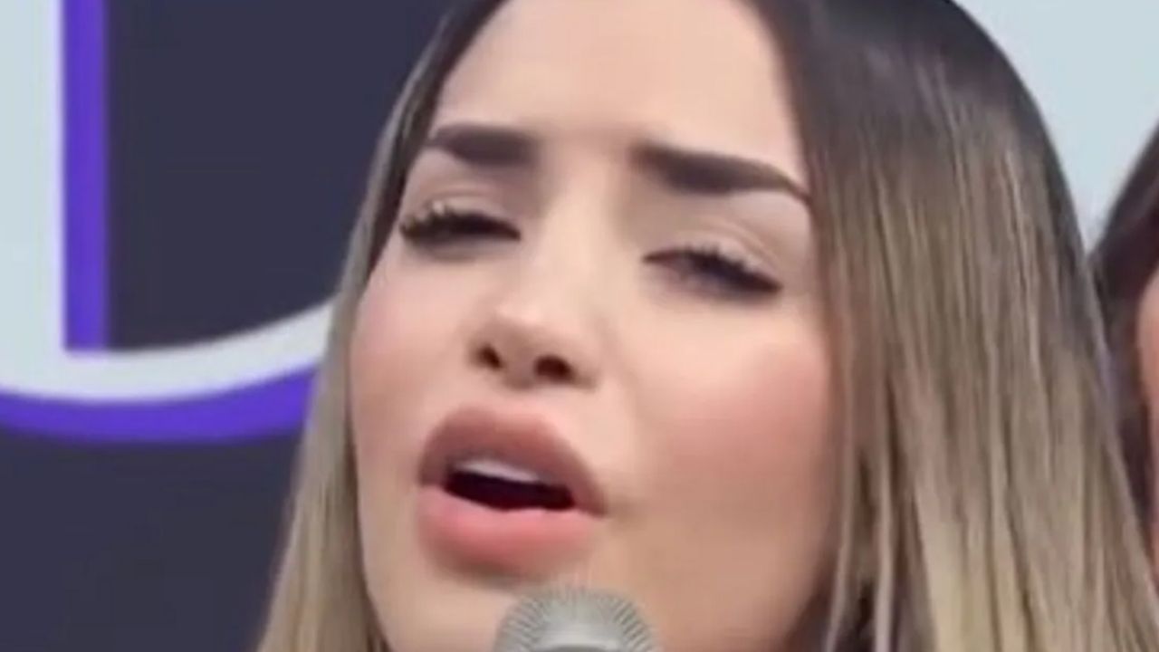 Kimberly Loaiza canta en vivo en Instagram y la destrozan: “Parece que está pujando”