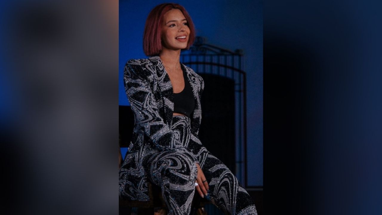 Ángela Aguilar derrite a todo Instagram al posar en un ajustado ‘outfit’ negro