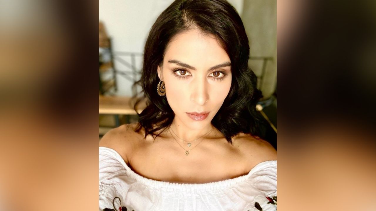 María León calienta todo Instagram al enseñar de más en poca ropa: “Mi diosa”
