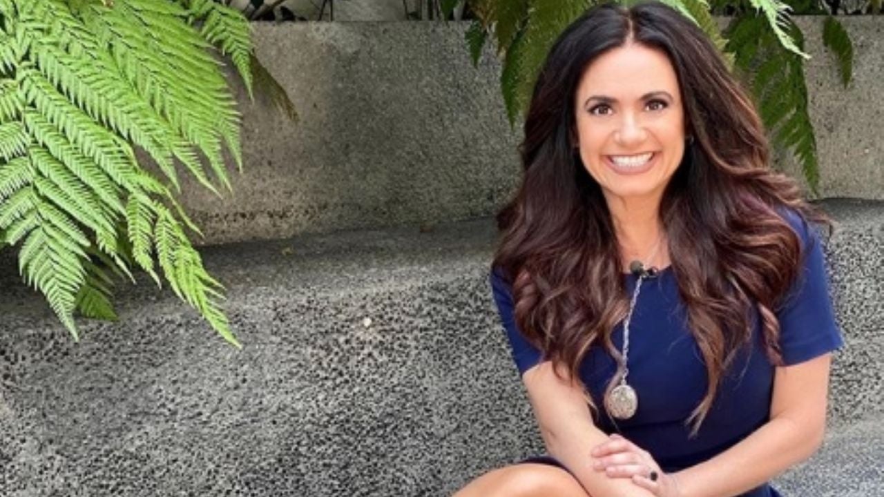 Penélope Menchaca ‘calienta’ el lunes al lucir sus tremendas curvas en ajustado ‘outfit’