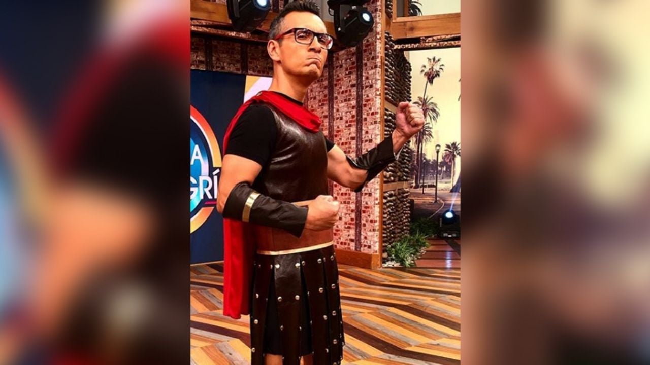 “Chavorruco y ridículo”: Tunden a Sergio Sepúlveda tras aparecer con disfraz en ‘VLA’