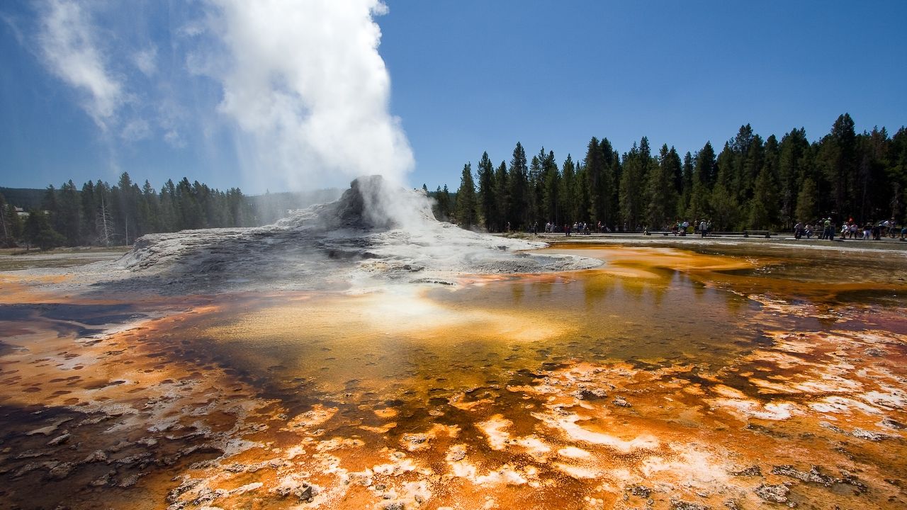 Alertan sobre 11 sismos en menos de 24 horas cerca de un supervolcán en EU