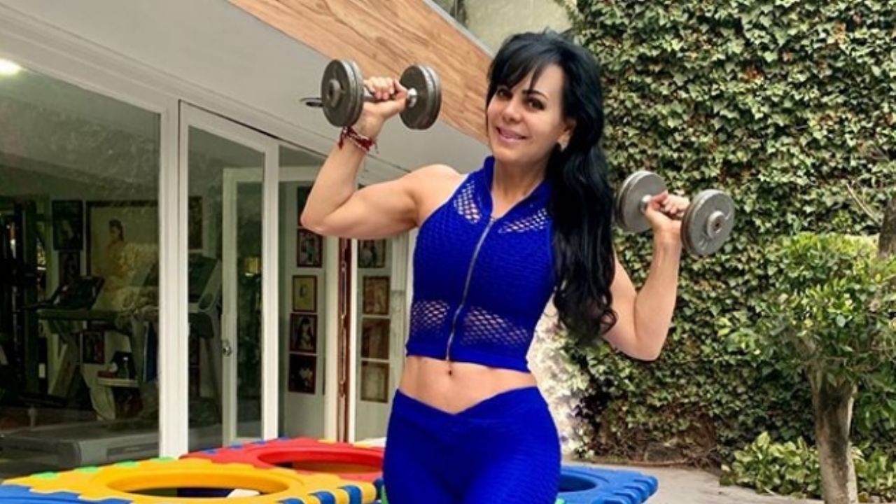 Maribel Guardia enseña hasta “los calzones” con descarado y transparente vestido